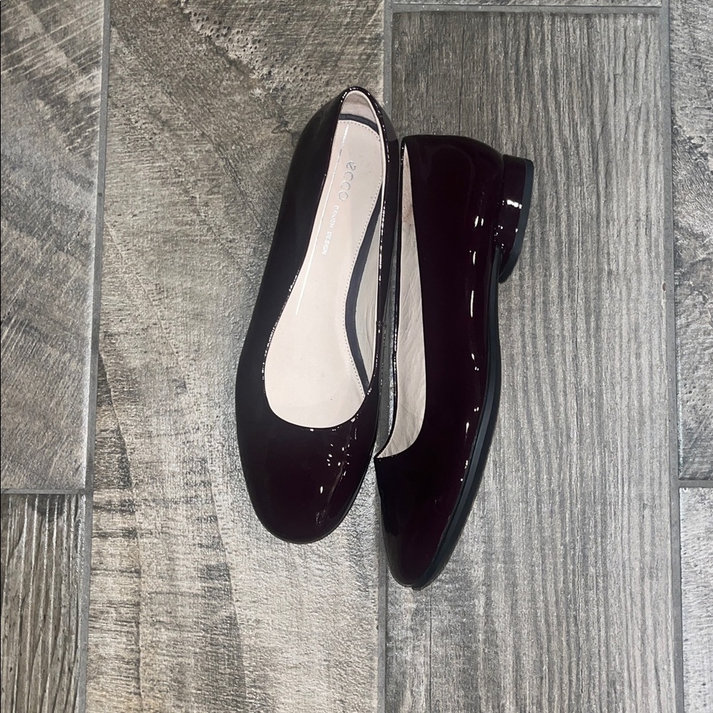 Ecco Danish design Chic burgundy Patent Leather  ballet Flats